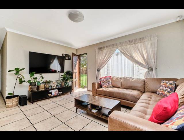 3 BEDROOM APARTMENT RENTED IN NORTH RIDING